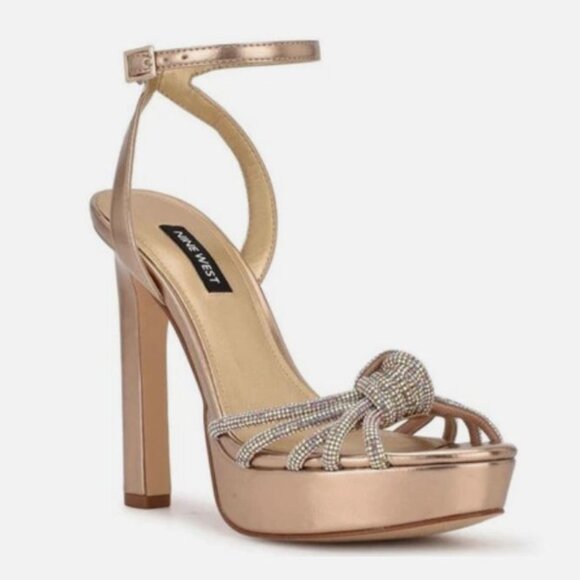 Nine West Wowzz3 Silver Faux Leather Buckle Platform Heels Size 7 M - Picture 1 of 11